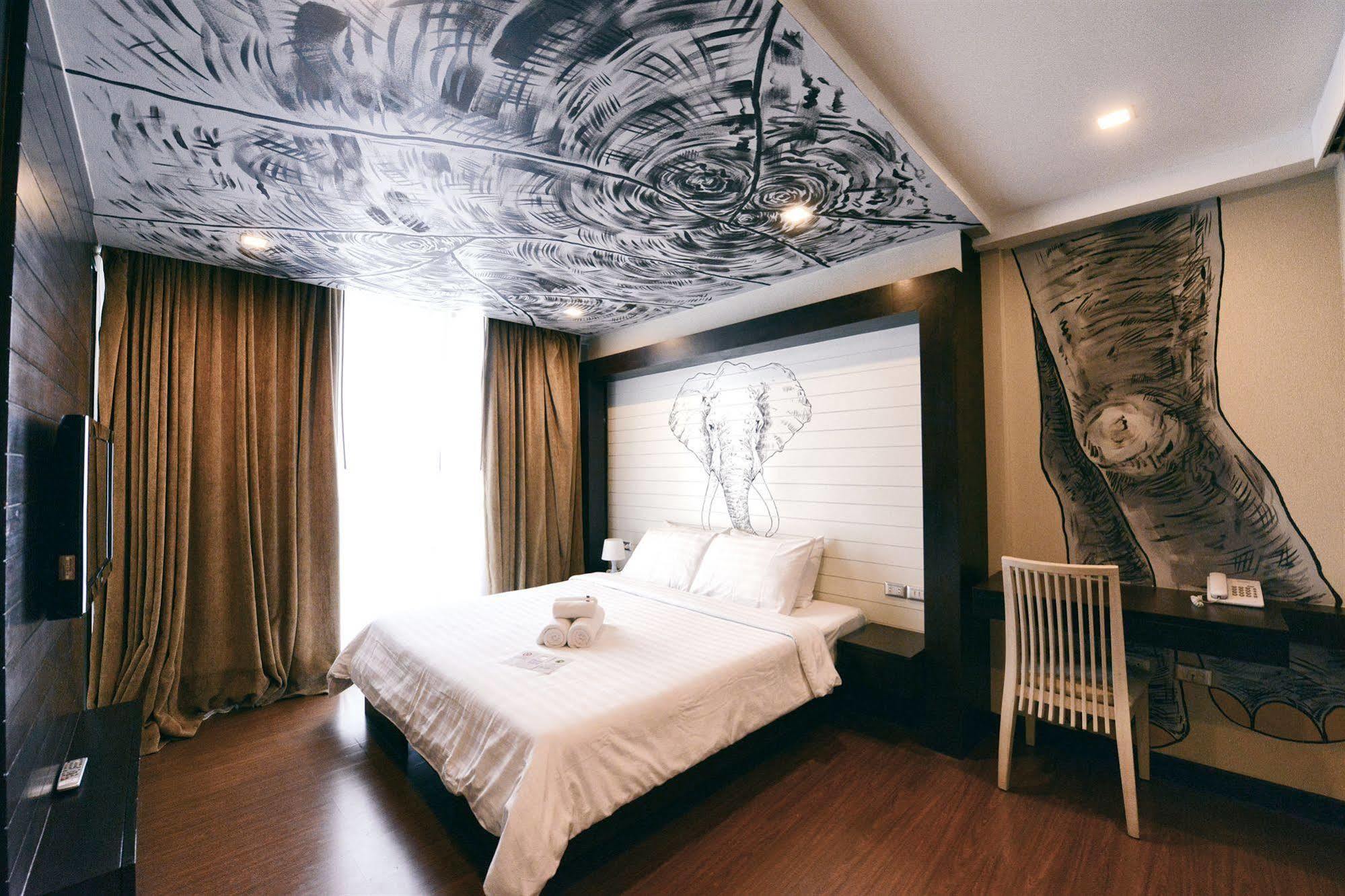 Vacio Suite Bangkok Extérieur photo